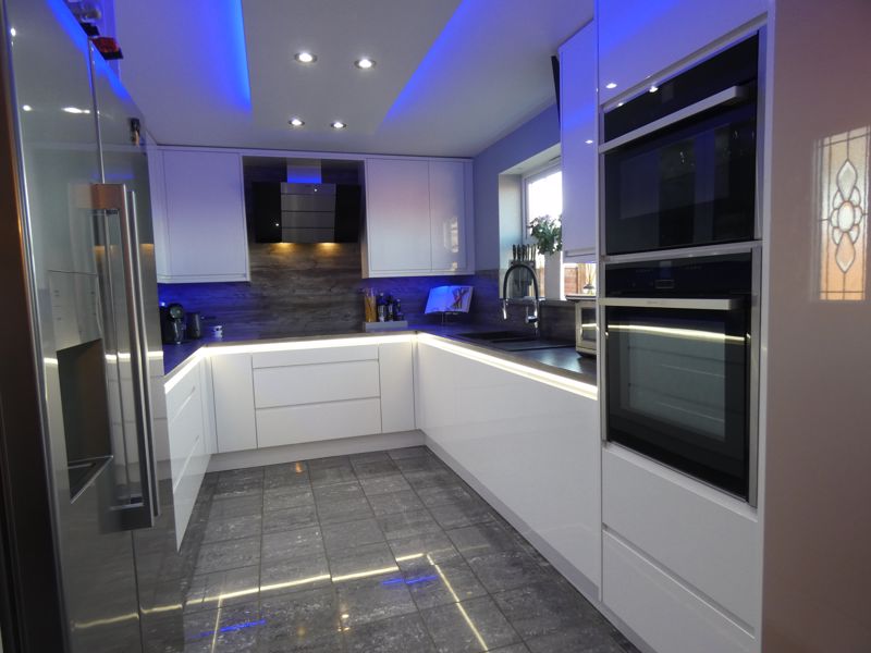 Kitchen- click for photo gallery